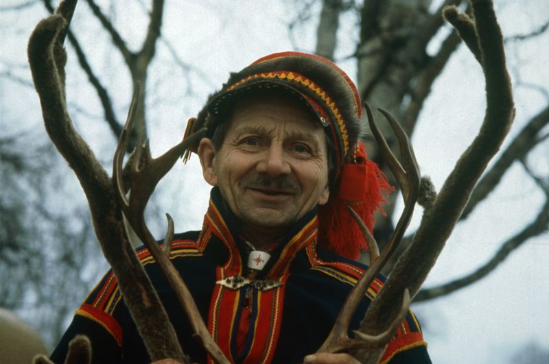 porträtt, man, koltklädd, renhorn, fotografi, photograph