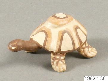 Lerdjur (miniatyrer), kärl och andra bruksföremål., figur, figurine, sculpture