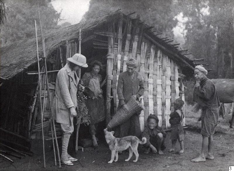 hydda, ryssja, uthus, korgarbete, grupporträtt, fotografi, photograph